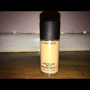 MAC Studio Fix Fluid SPF 15 Foundation